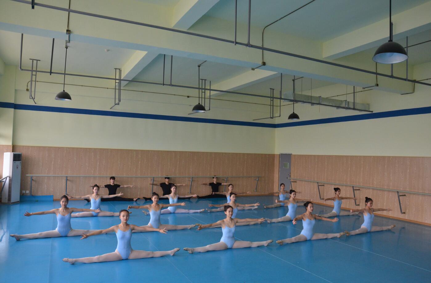 舞蹈艺考培训中基本功训练应该注意什么?